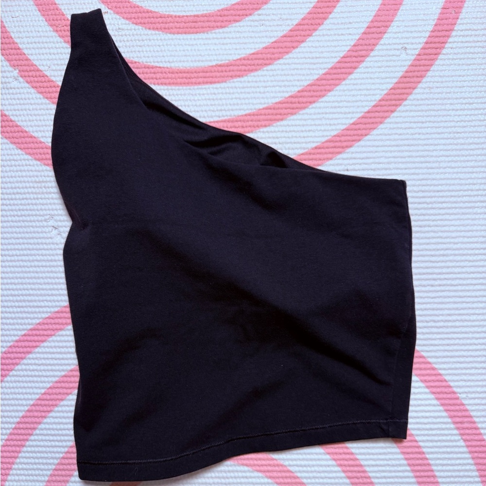 Old Navy One-Shoulder Black Women’s Top - Modern Asymmetrical Style - Picture 2 of 5
